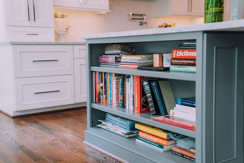 Example of a transitional kitchen design in DC Metro