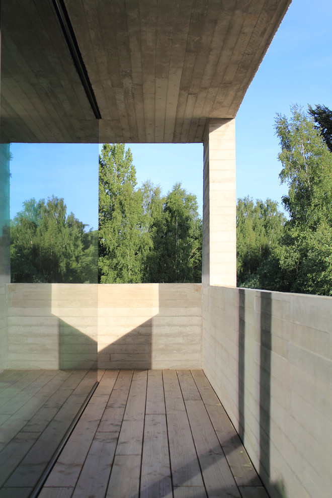 Mittelgroßer, Überdachter Moderner Balkon in Hannover