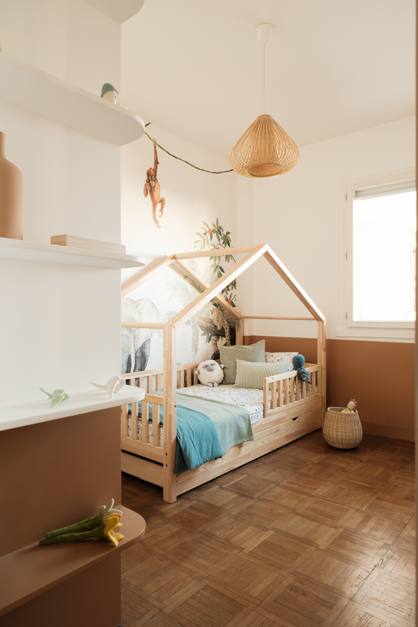 Rénovation colorée d’un appartement années 50