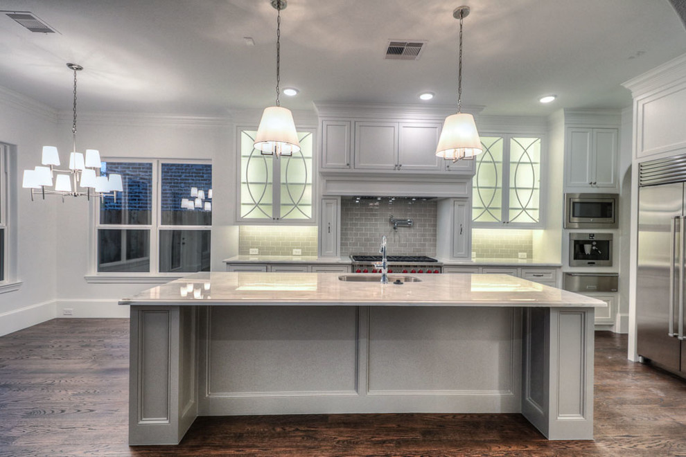 Inspiration for a transitional kitchen remodel in Houston