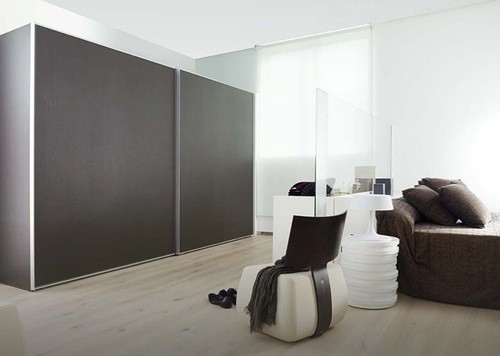 Design ideas for a modern storage and wardrobe in Vancouver.