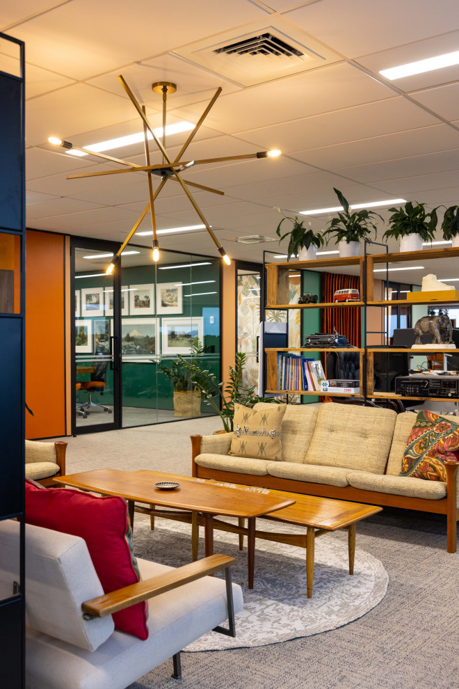 Example of an eclectic living room design in Auckland