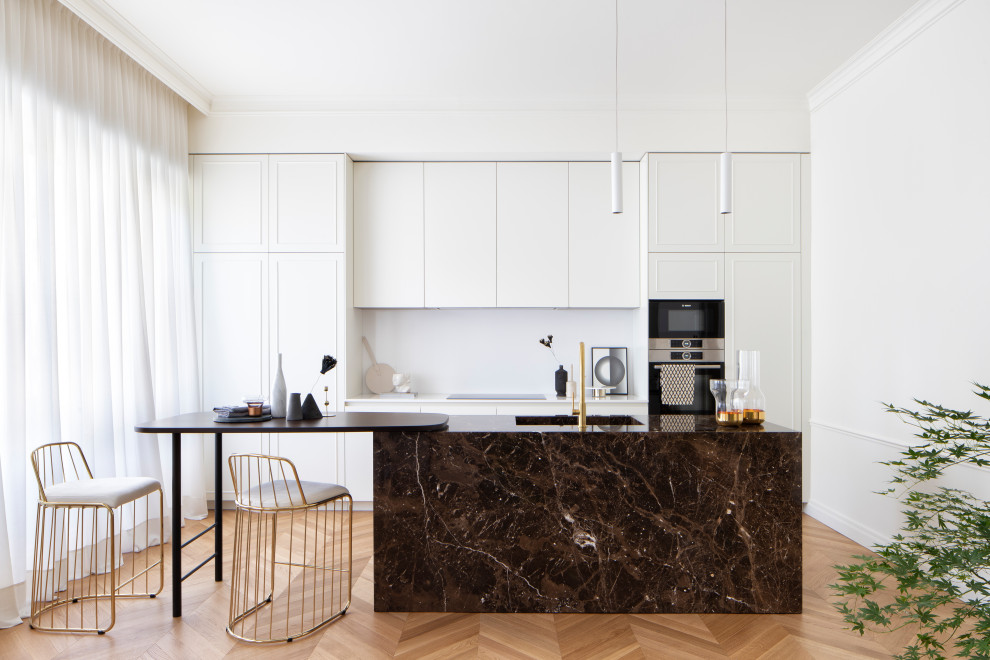 Large contemporary kitchen in Milan.