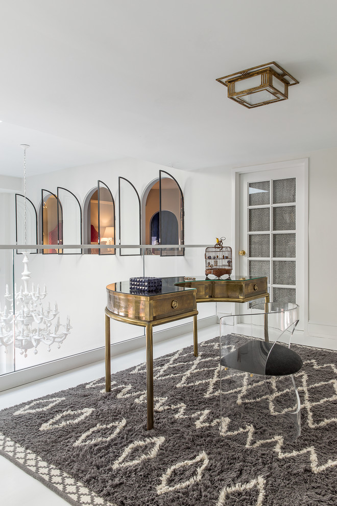 Inspiration for a contemporary freestanding desk home office remodel in New York