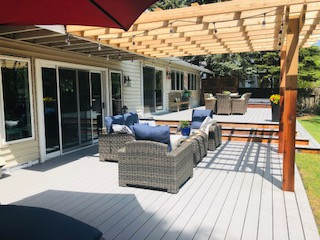 Example of a minimalist deck design in Calgary