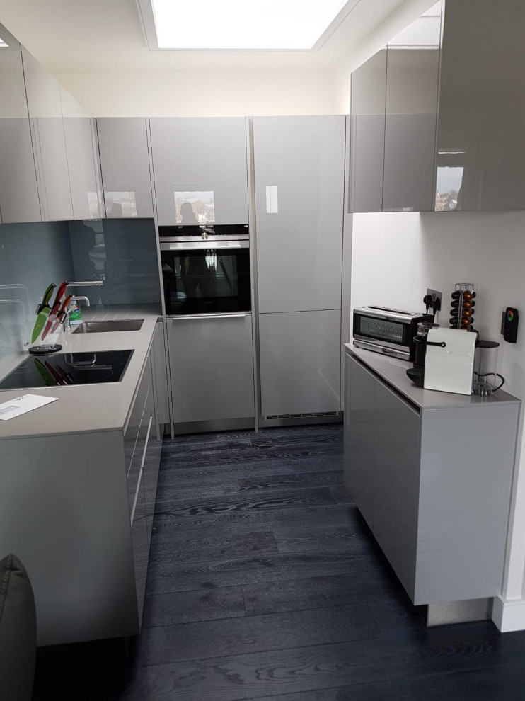 "High Gloss" Grey Kitchen