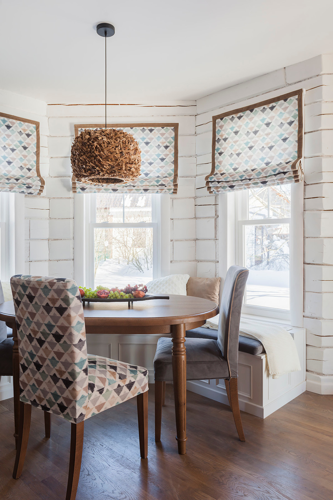 Гостиная под готовой крышей