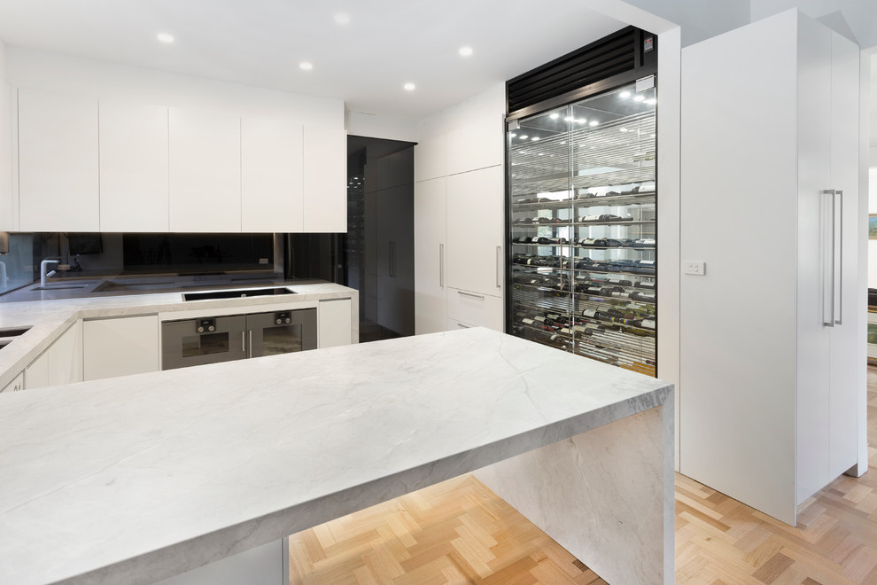 Photo of a contemporary kitchen in Melbourne.