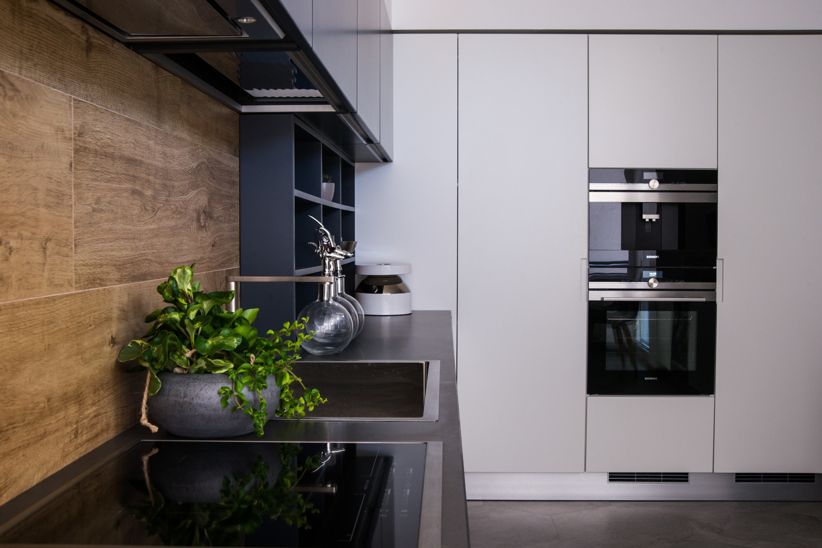 Серый кардинал