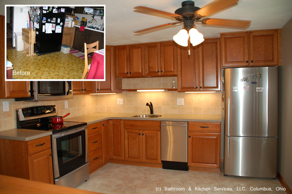 Mid-sized transitional l-shaped ceramic tile eat-in kitchen photo in Columbus with an undermount sink, solid surface countertops, beige backsplash, ceramic backsplash, stainless steel appliances, gray walls, no island, raised-panel cabinets and light wood cabinets