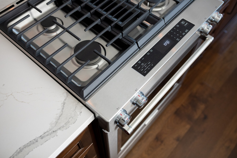 Inspiration for a transitional kitchen remodel in Orange County