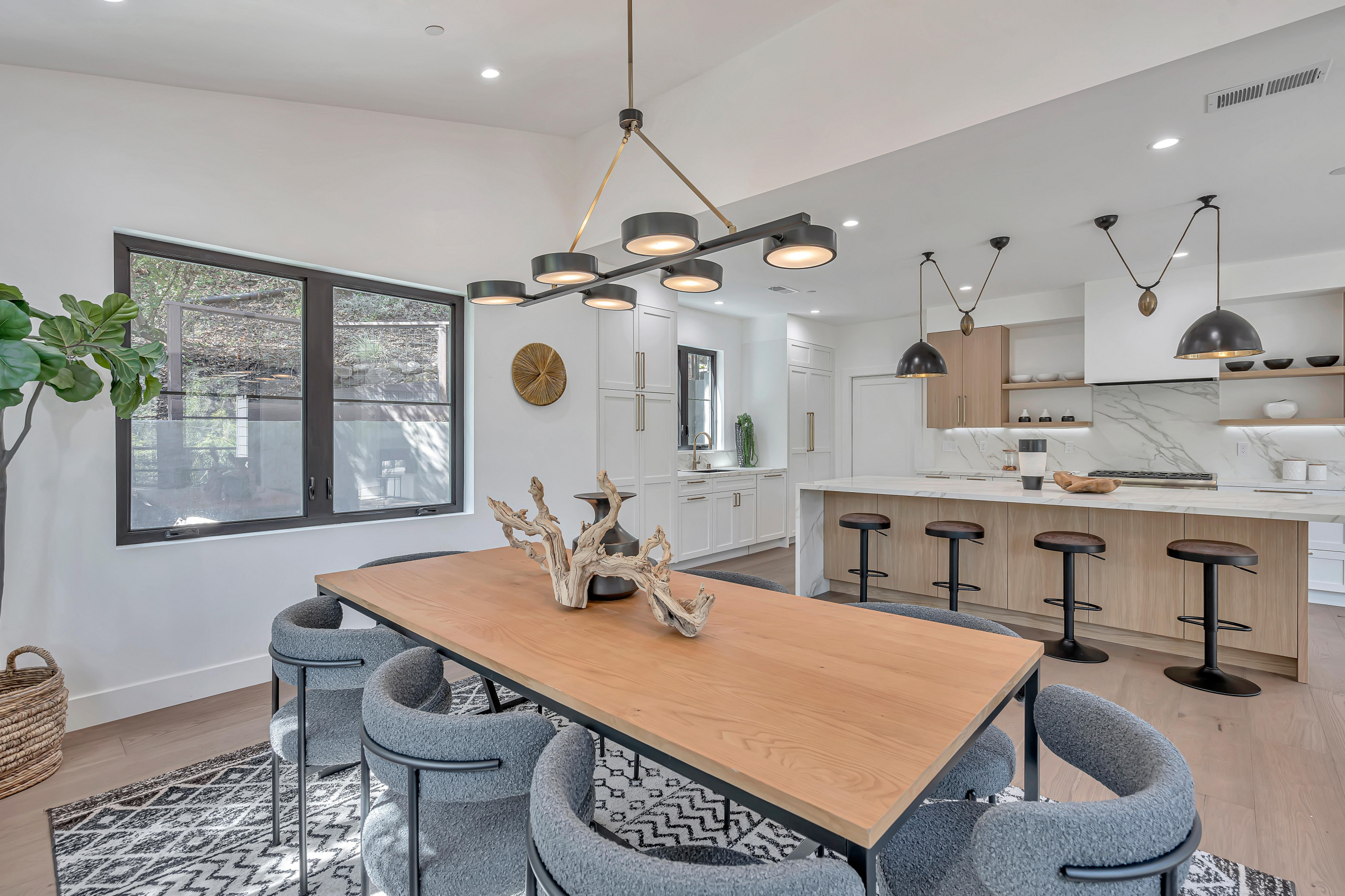 HOME STAGING
