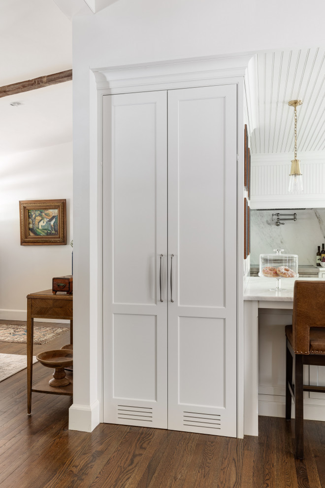 Inspiration for a transitional home design remodel in Boston