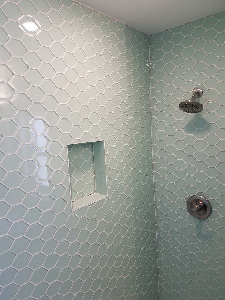 Inspiration for a transitional home design remodel in Orange County