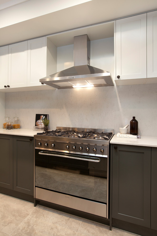 Transitional kitchen in Sydney.