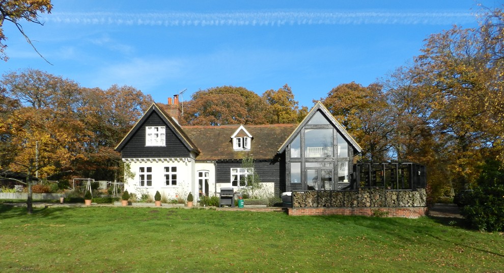 Inspiration for a contemporary house exterior.