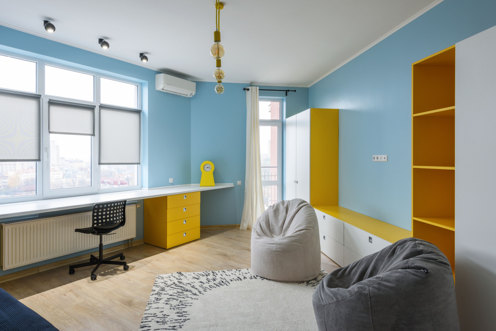 Простор и свет:  четырехкомнатная квартира (186.00m²) на 18 этаже