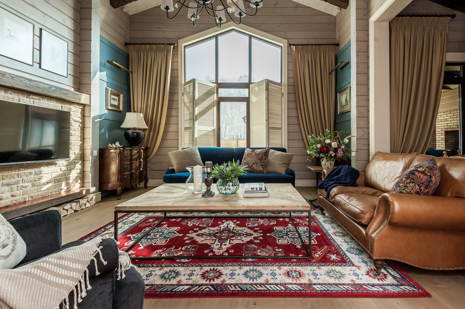 ДЕРЕВЯННЫЙ ДОМ В СТИЛЕ АНГЛИЙСКИЙ КАНТРИ.