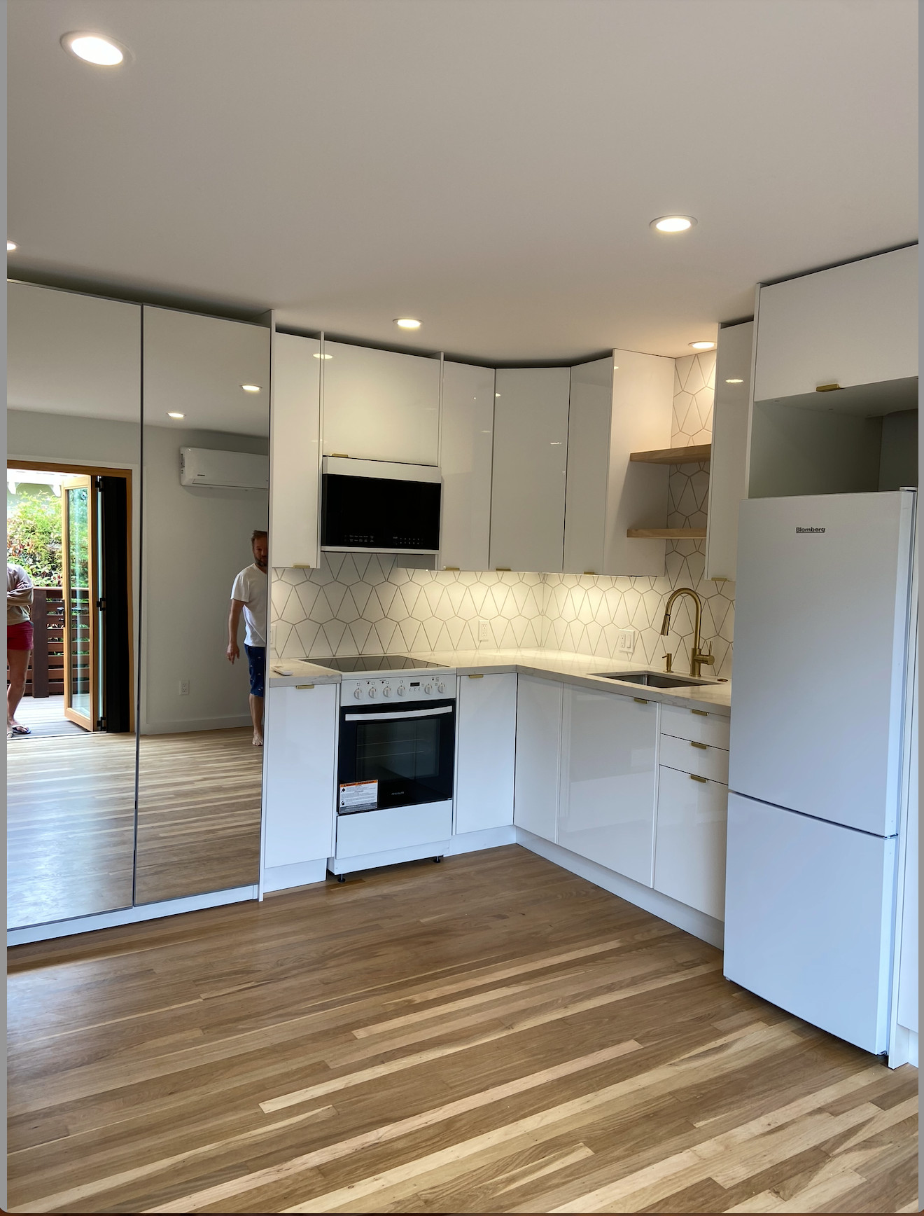 Contemporary ADU & Deck Build