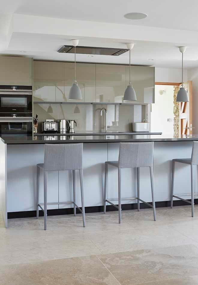 Trendy kitchen photo in Devon