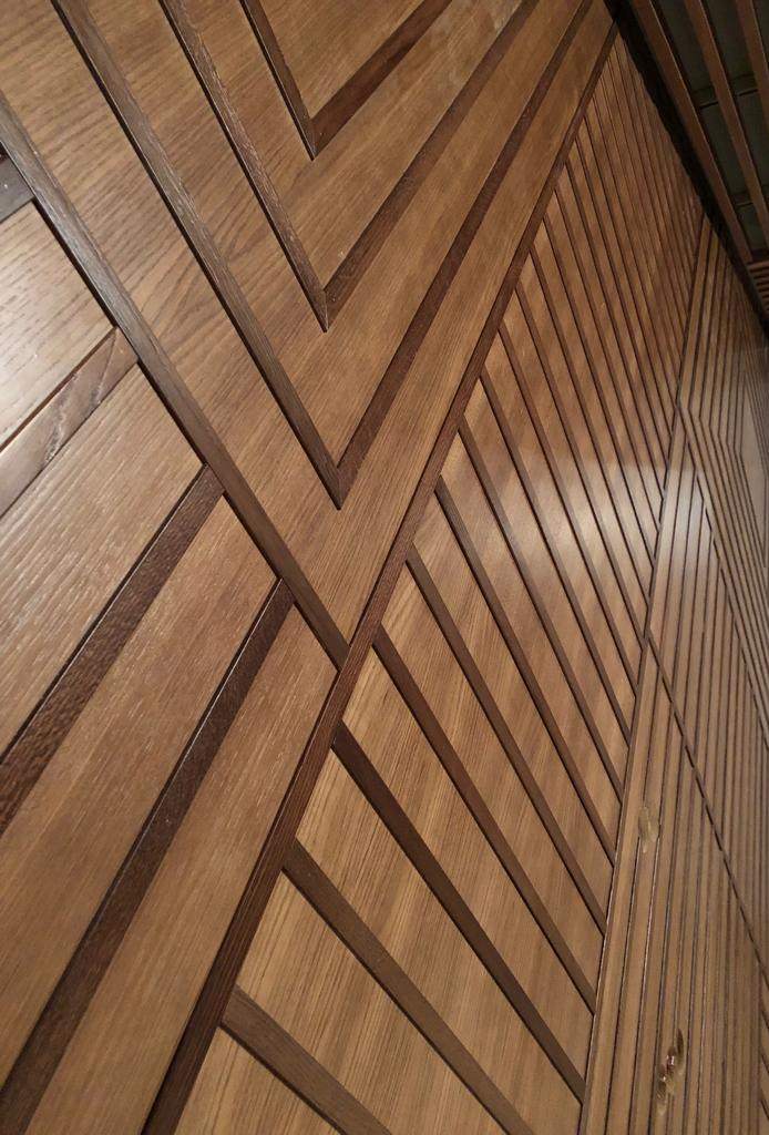 Стильная лестница со стеклянным ограждением (2018)