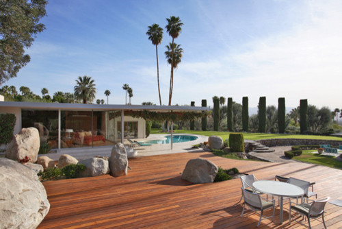 Design ideas for a midcentury pool in Los Angeles.