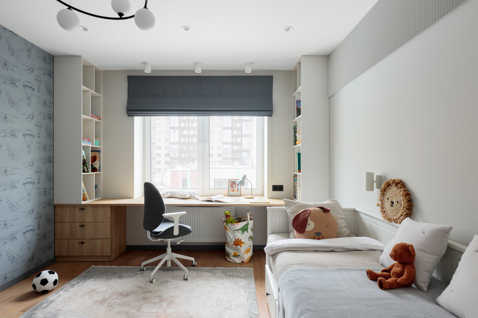 Квартира с синей кухней и детской комнатой