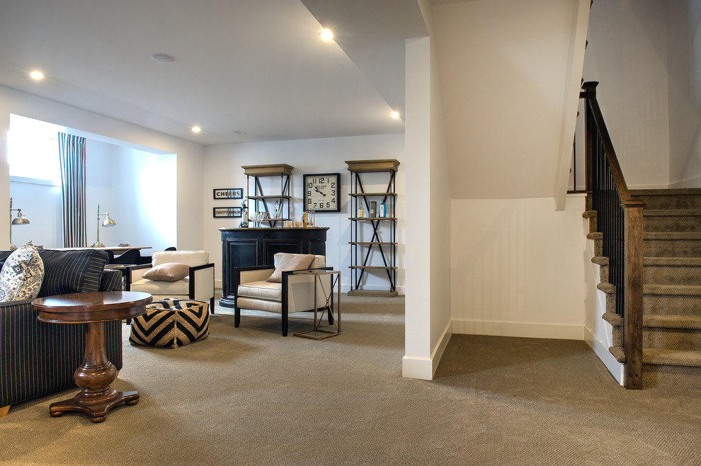 Transitional home design photo in Toronto