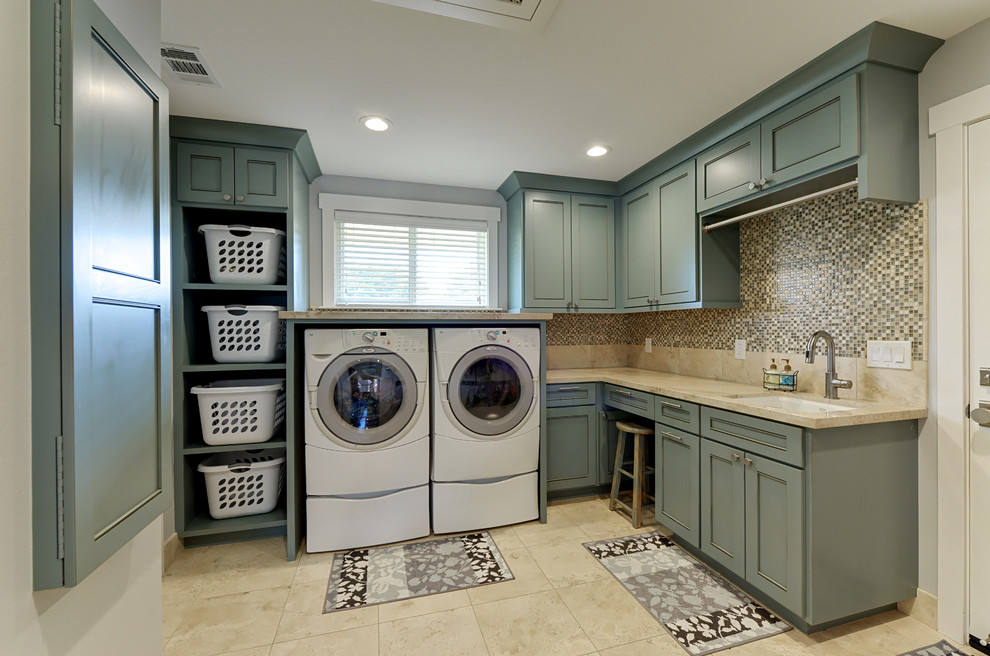 Design ideas for an arts and crafts laundry room in San Francisco.