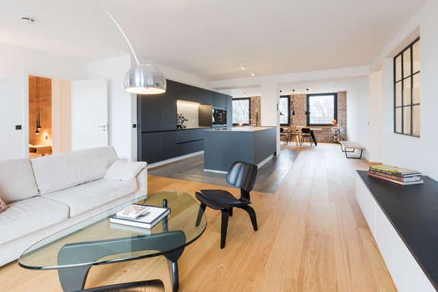 URBANE NEUINTERPRETATION MIT WEITBLICK industrial-living-room