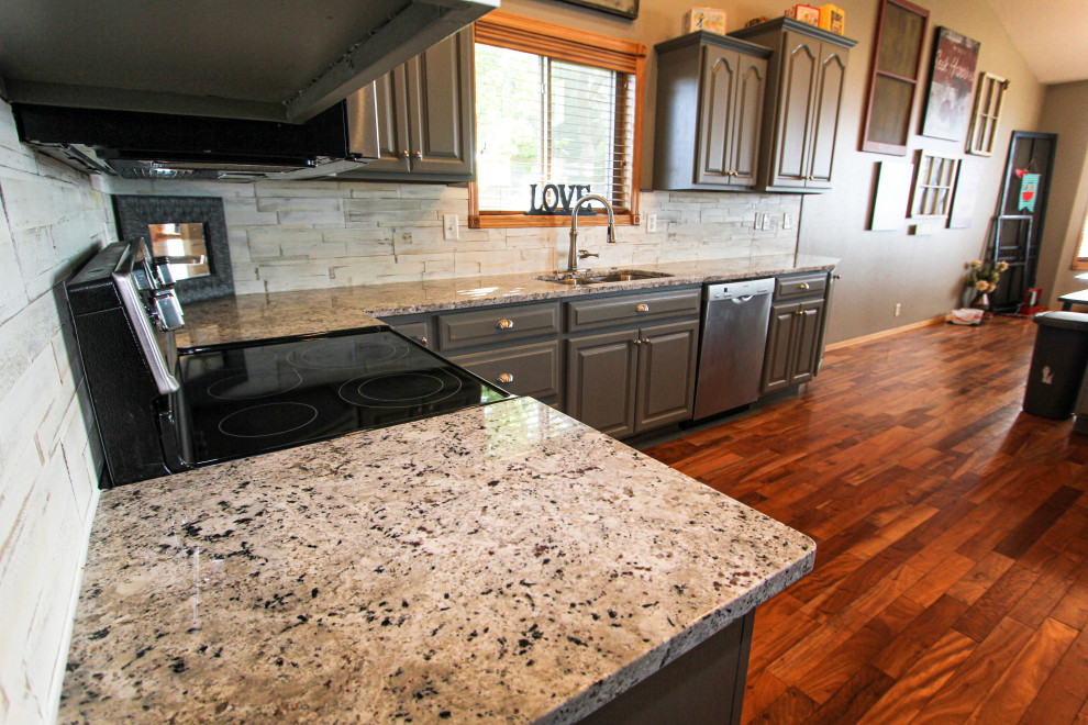 Example of a transitional kitchen design in Minneapolis