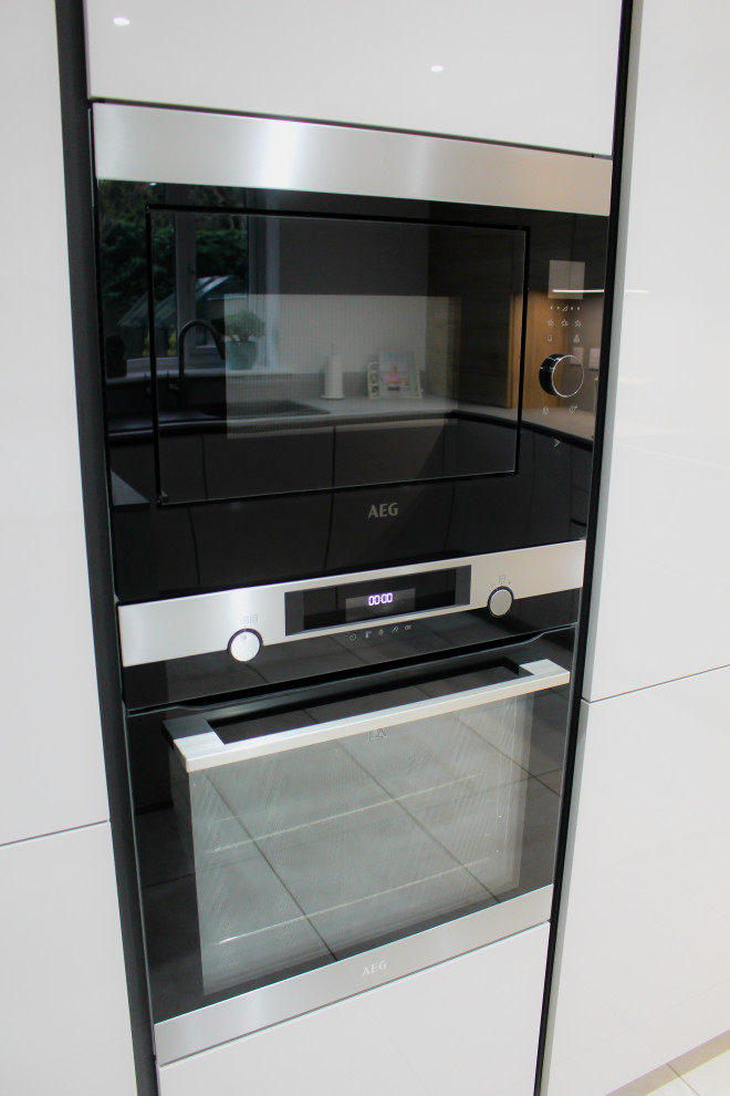 Focus Ultra High Gloss Sand with Sanremo Accent