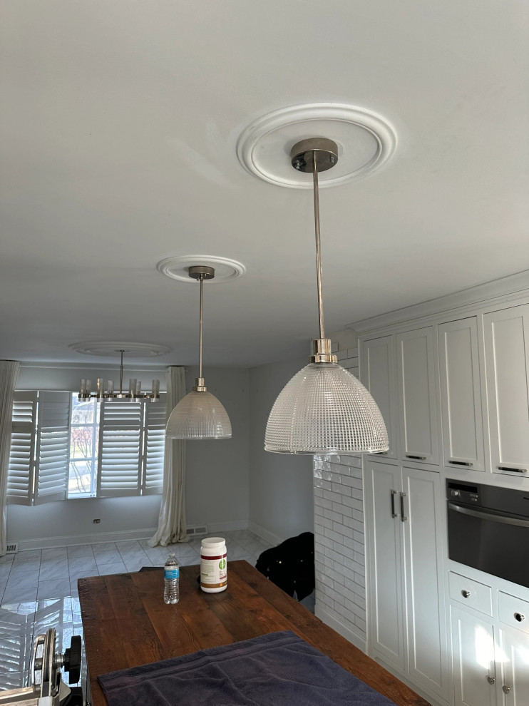 Kitchen - kitchen idea in Chicago