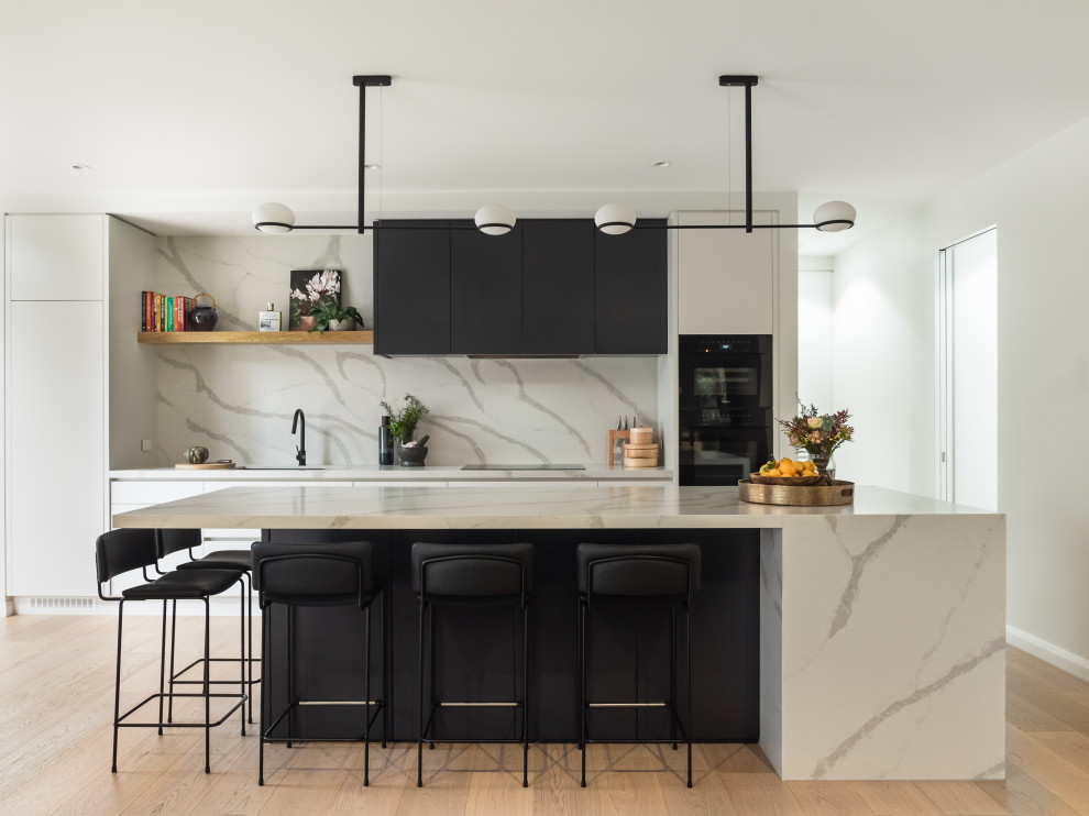 Design ideas for a contemporary kitchen in Melbourne.