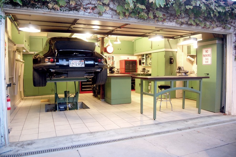 This is an example of a transitional garage in San Francisco.