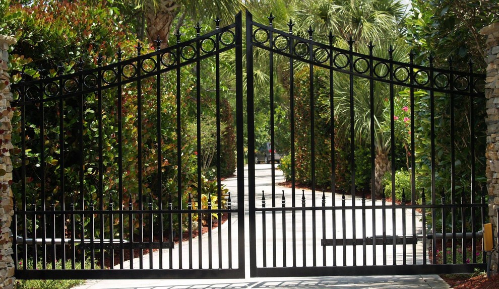 Entryway - transitional entryway idea in Miami