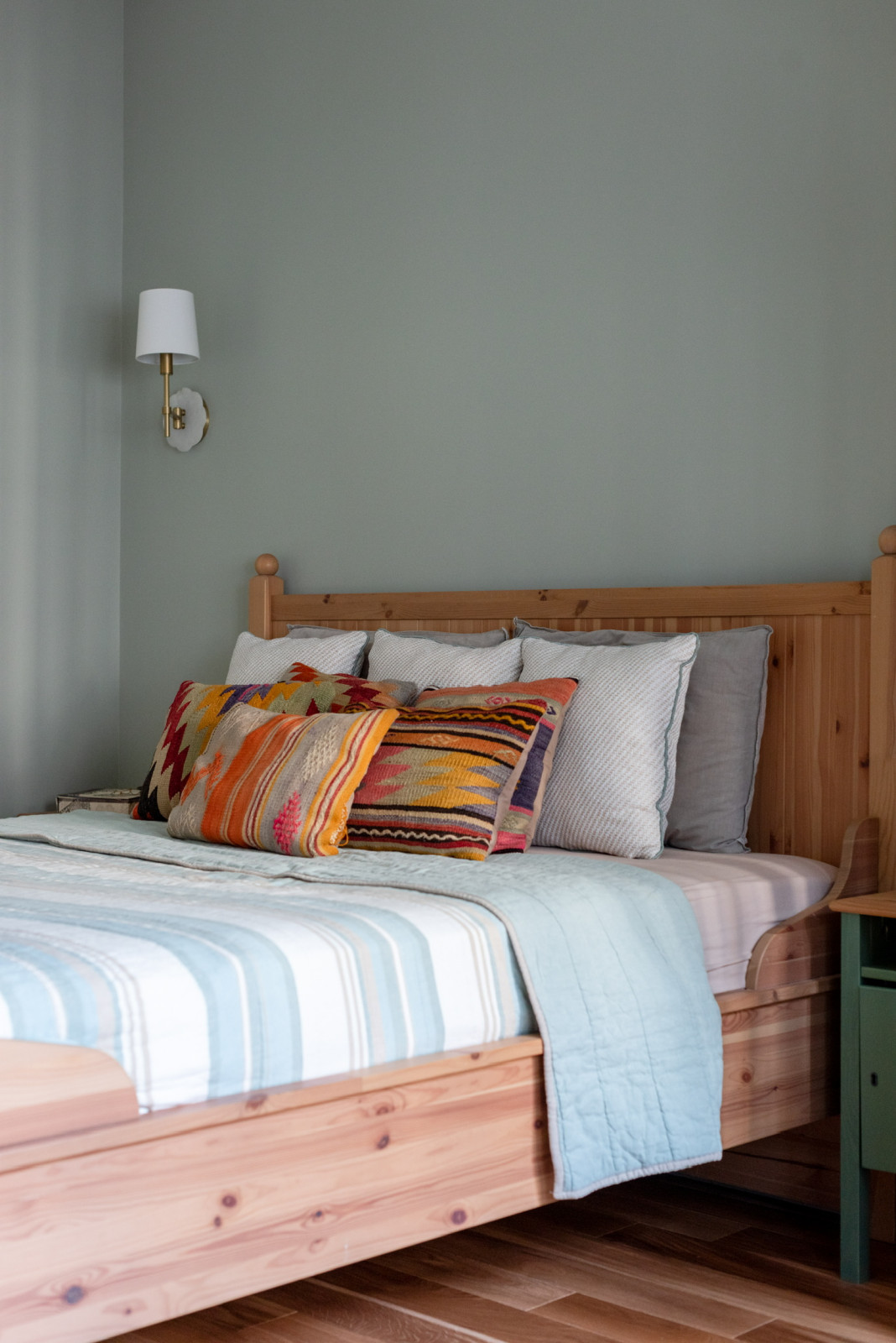 Искра-парк спальня