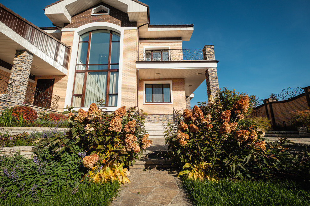 Сад с подпорными стенами