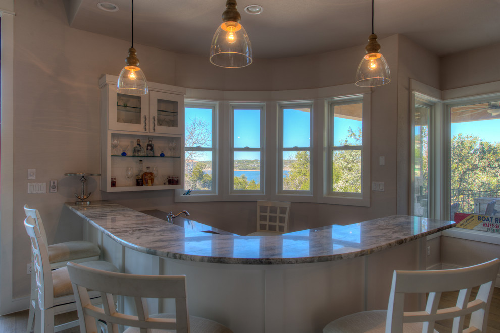 Inspiration for a transitional eat-in kitchen remodel in Austin