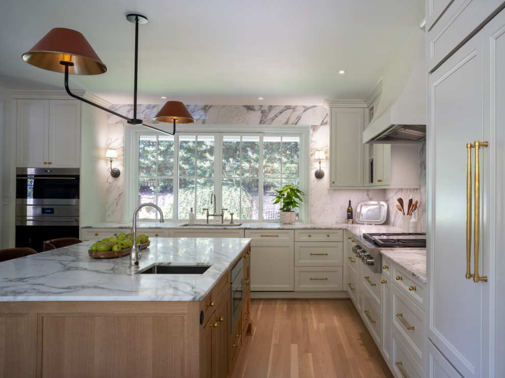 Transitional kitchen photo in DC Metro