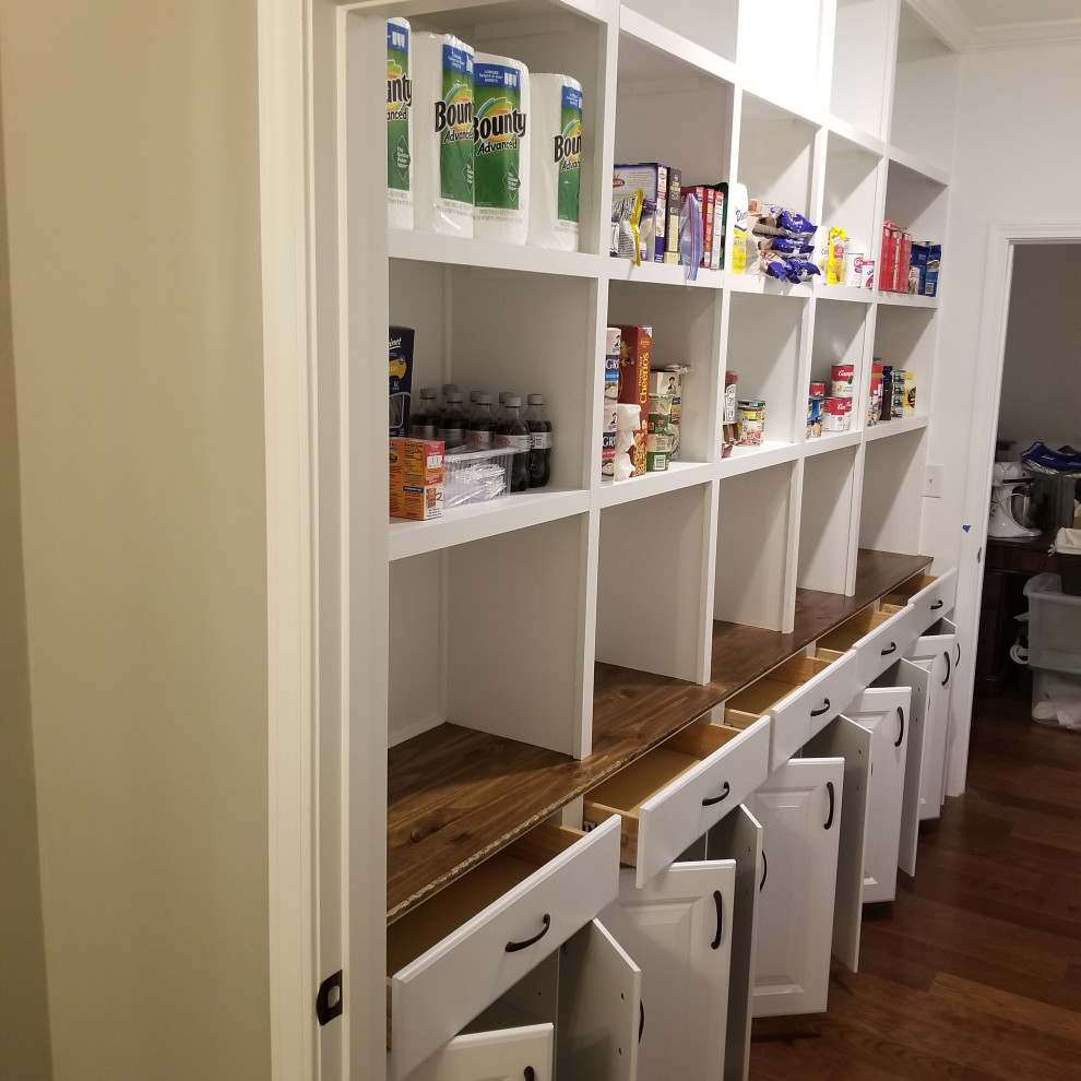 Pantry in Mt. Vintage