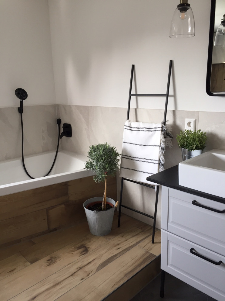 Industrial Badezimmer in Sonstige