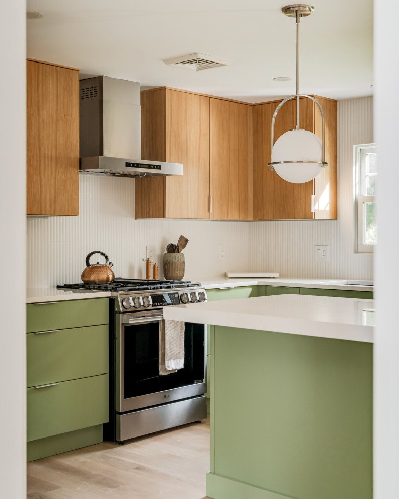 Two-Tone Cabinetry & Statement Design