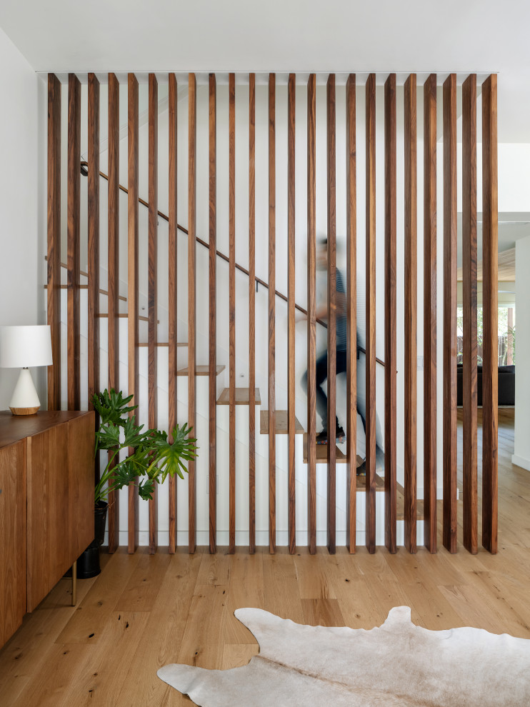 Example of a transitional home design design in Austin