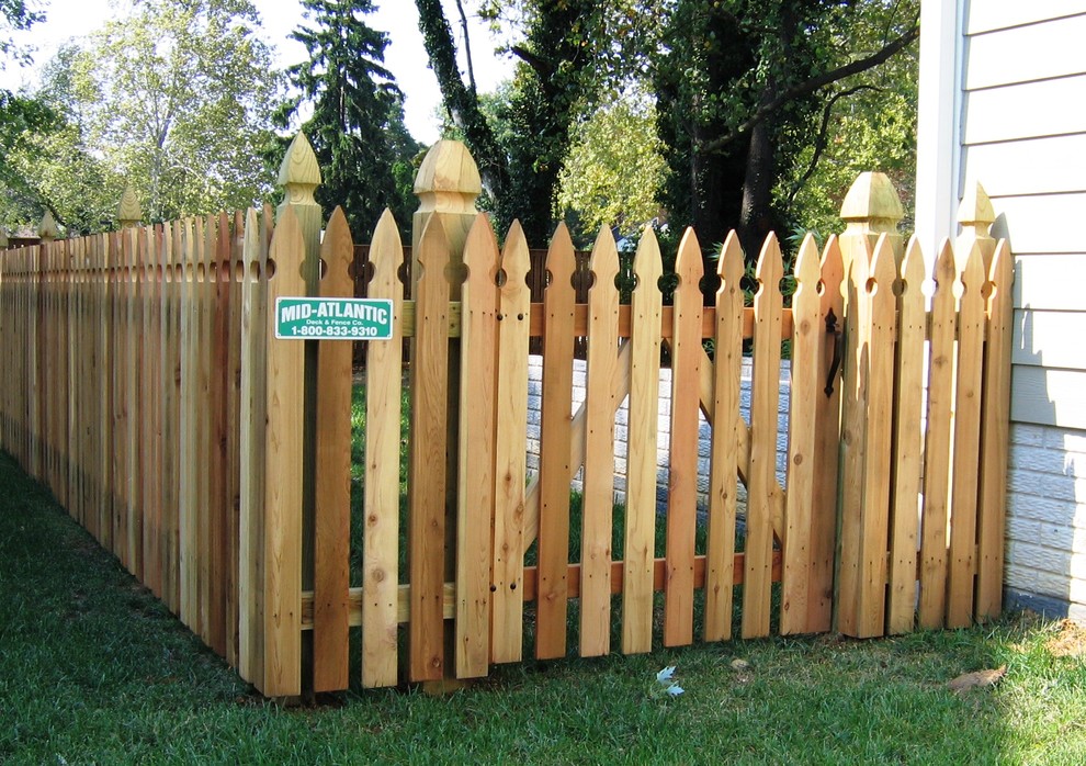Colonial Gothic Picket Fence 1 Baltimore by MidAtlantic Deck and