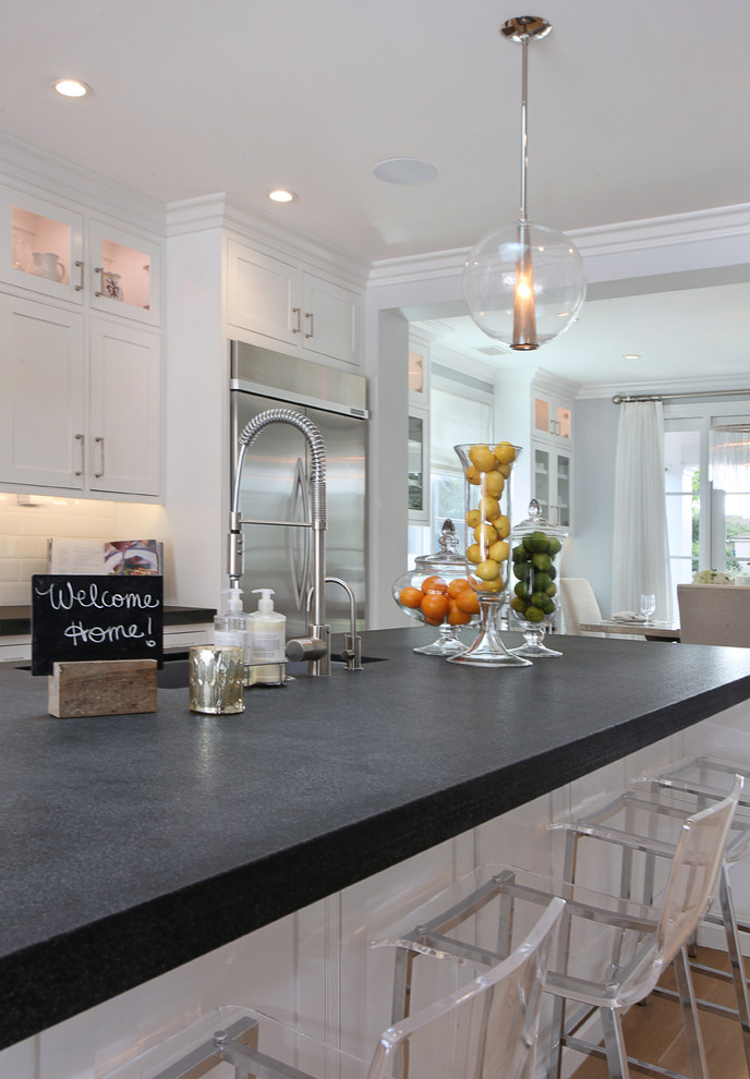 Transitional kitchen photo in Orange County