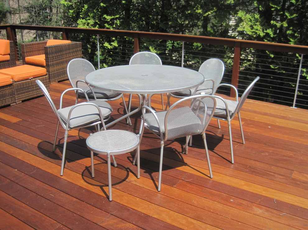 Example of a large transitional deck design in Chicago