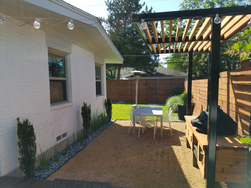 Modern Outdoor Kitchen Space