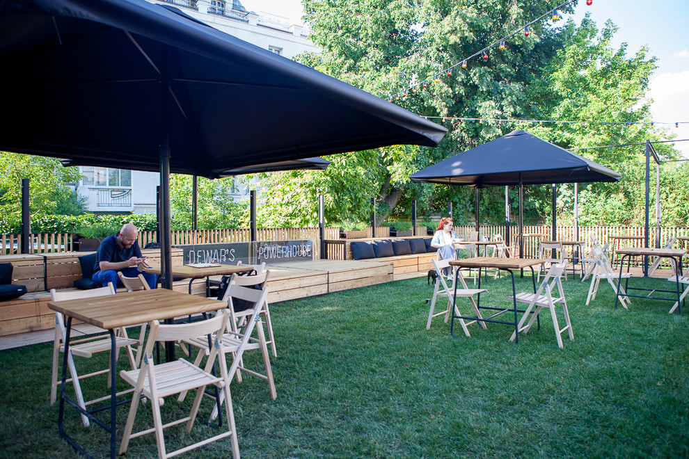 Озеленение летней веранды Dewar's Powerhouse