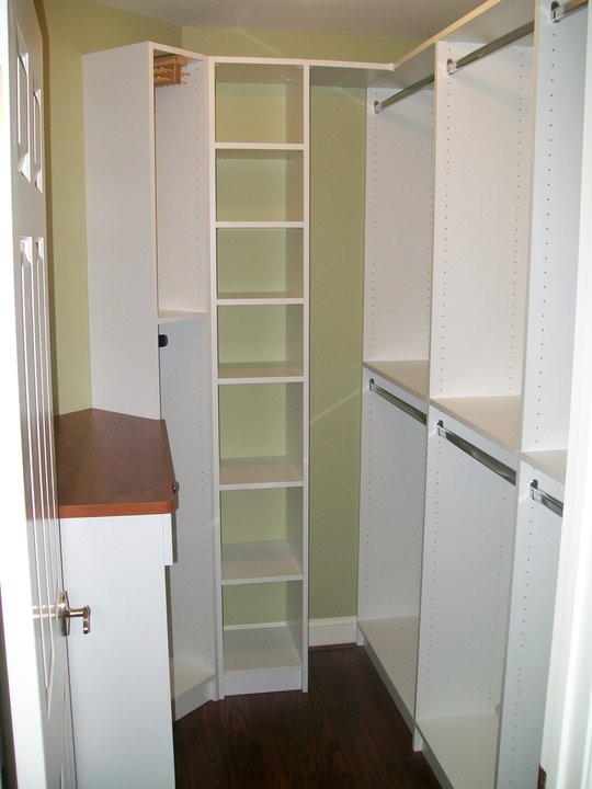 Photo of a contemporary storage and wardrobe in DC Metro.
